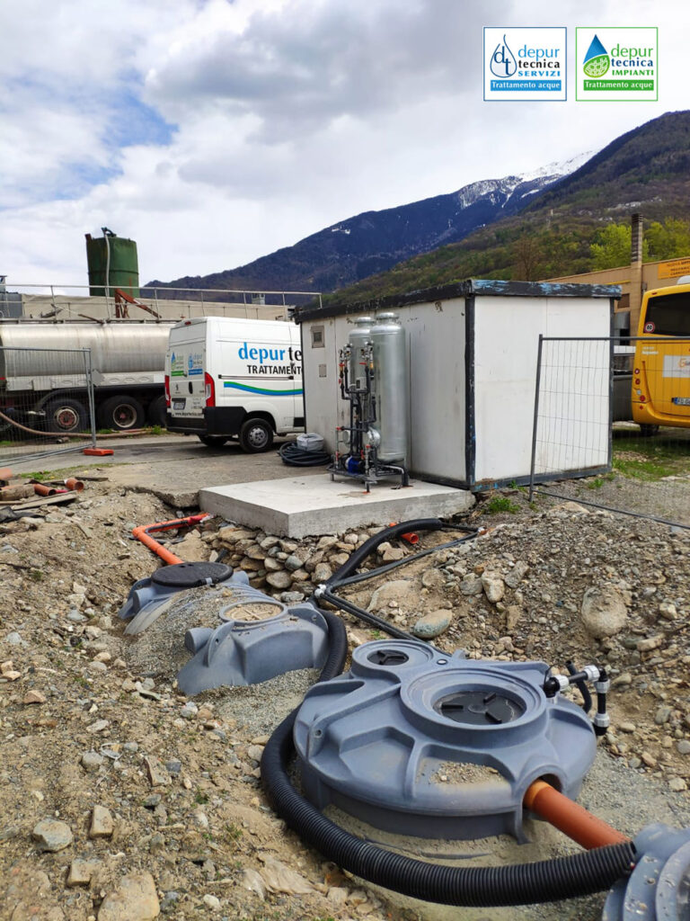 Impianto di depurazione acque di scarico provenienti dal lavaggio dei pullman. 
Le acque di scarico sono ricche di sostanze organiche e nocive, come idrocarburi e metalli, per questo devono essere depurate prima del riutilizzo. 
Depurtecnica ha installato un sistema di depurazione presso un’officina di riparazione e lavaggio di autobus, a Sondrio in Lomabardia. L’acqua proveniente dalla piazzola di lavaggio dei pullman viene depurata da sabbia e sostanze oleose e successivamente riciclata e utilizzata per un nuovo lavaggio, consentendo un notevole risparmio sui costi.